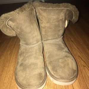 Size 7 uggs